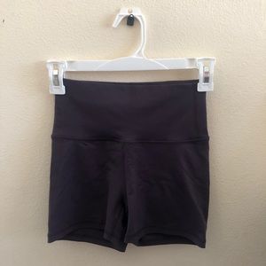 XS ECHT athletic shorts with booty scrunch